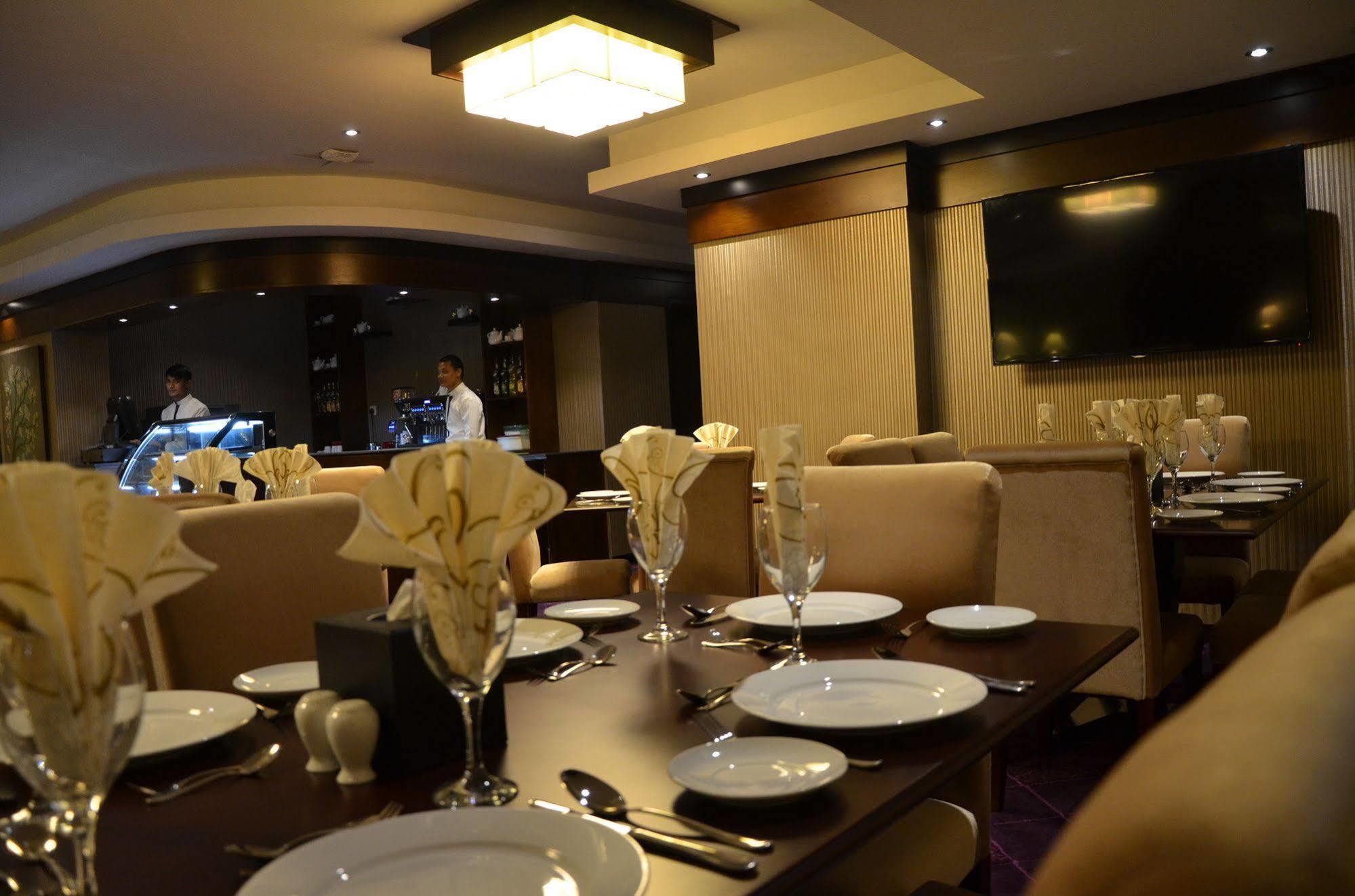 โรงแรมลาโวนา Jubail ภายนอก รูปภาพ