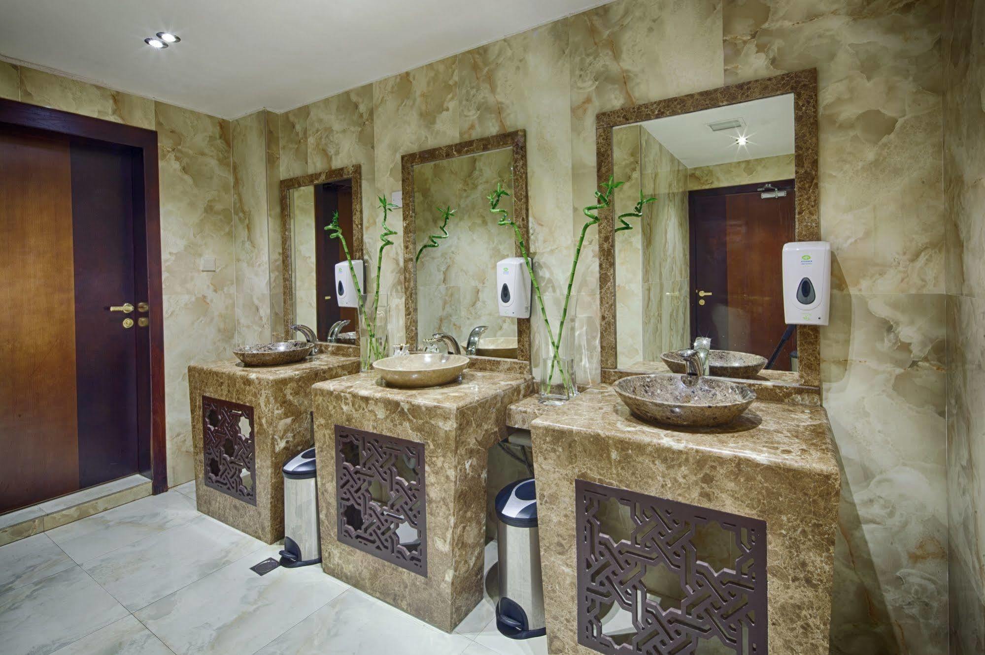 โรงแรมลาโวนา Jubail ภายนอก รูปภาพ